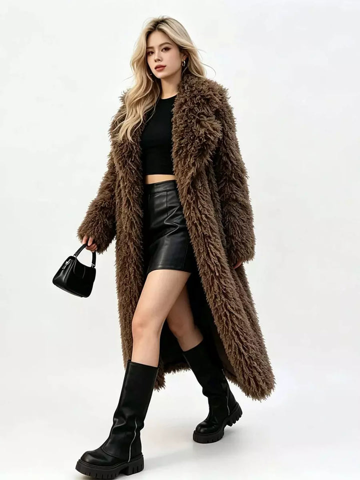 Faux fur coat in rose