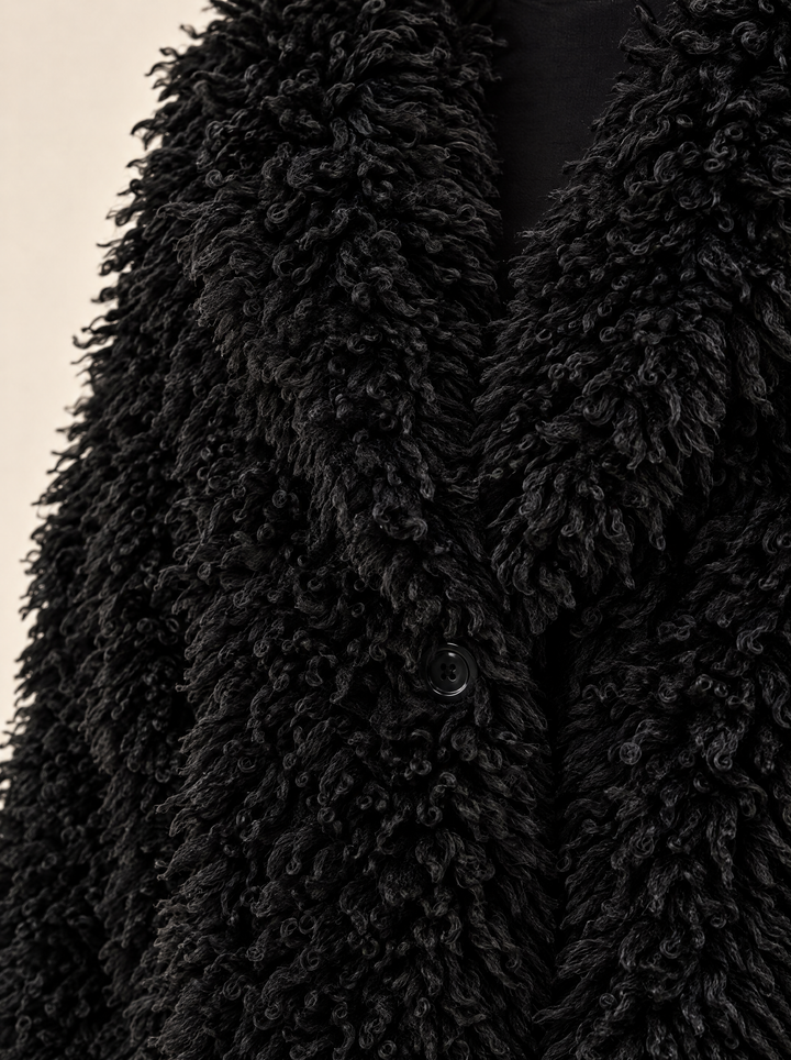 Mabel faux fur texture detail, black