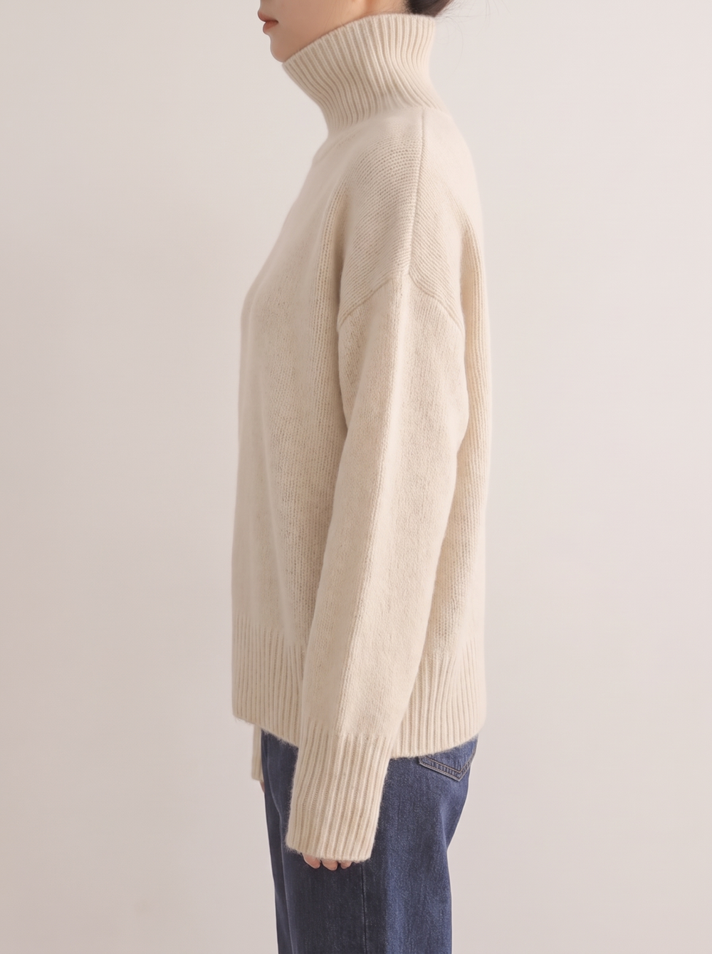 Seraphina turtleneck sweater, beige, side view